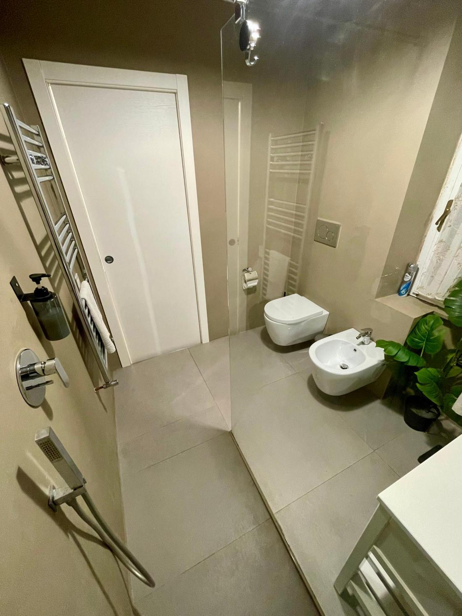 Privatehouseinrome Apartman Kültér fotó